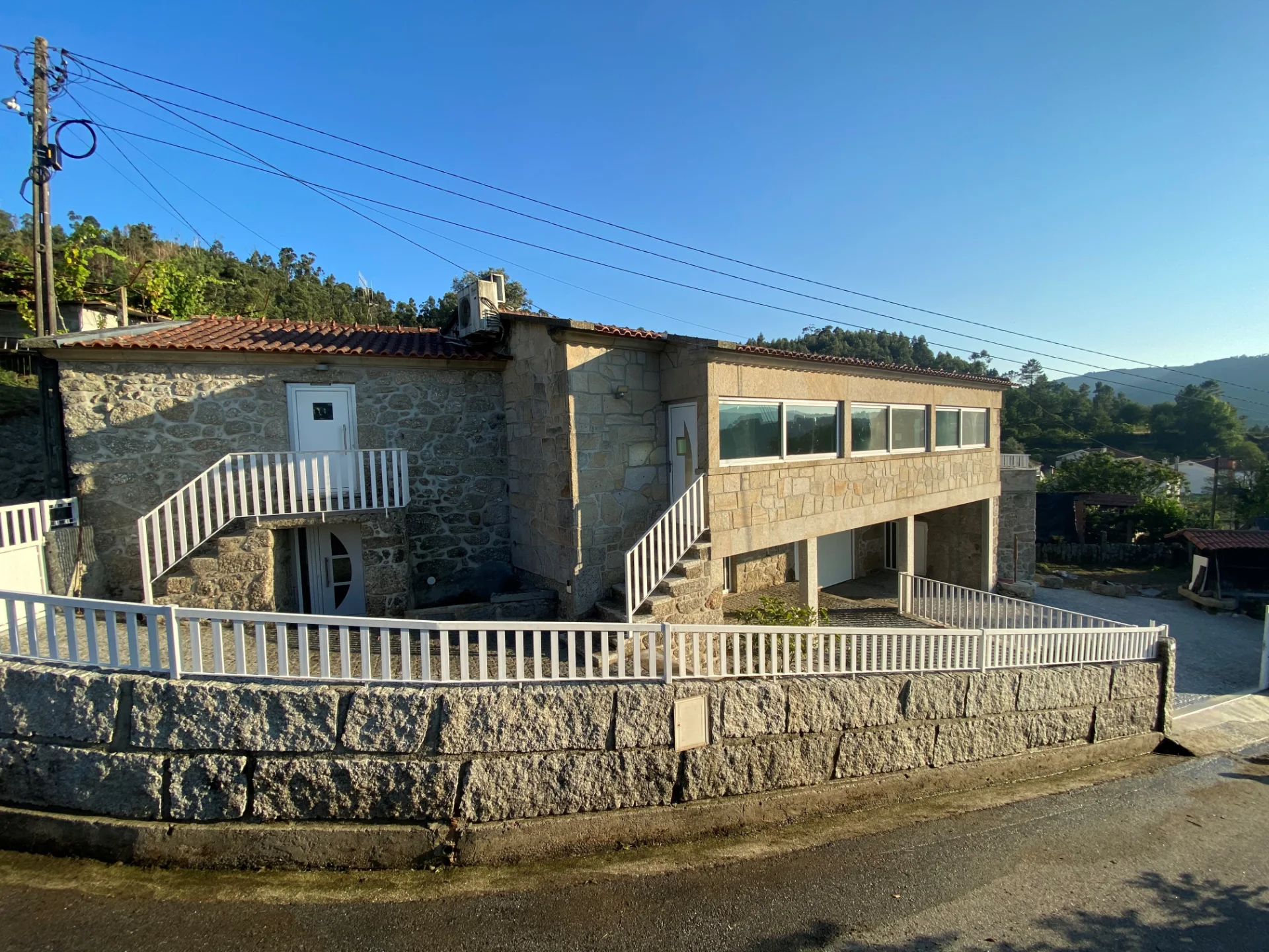 Moradia em Pedra com Vista Panorâmica para a Serra – Ponte da Barca